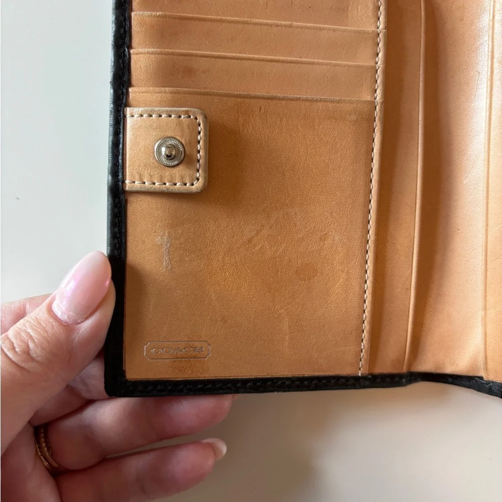 Coach Black Key & Card Holder with Hexagonal Pattern - Picture 3 of 7